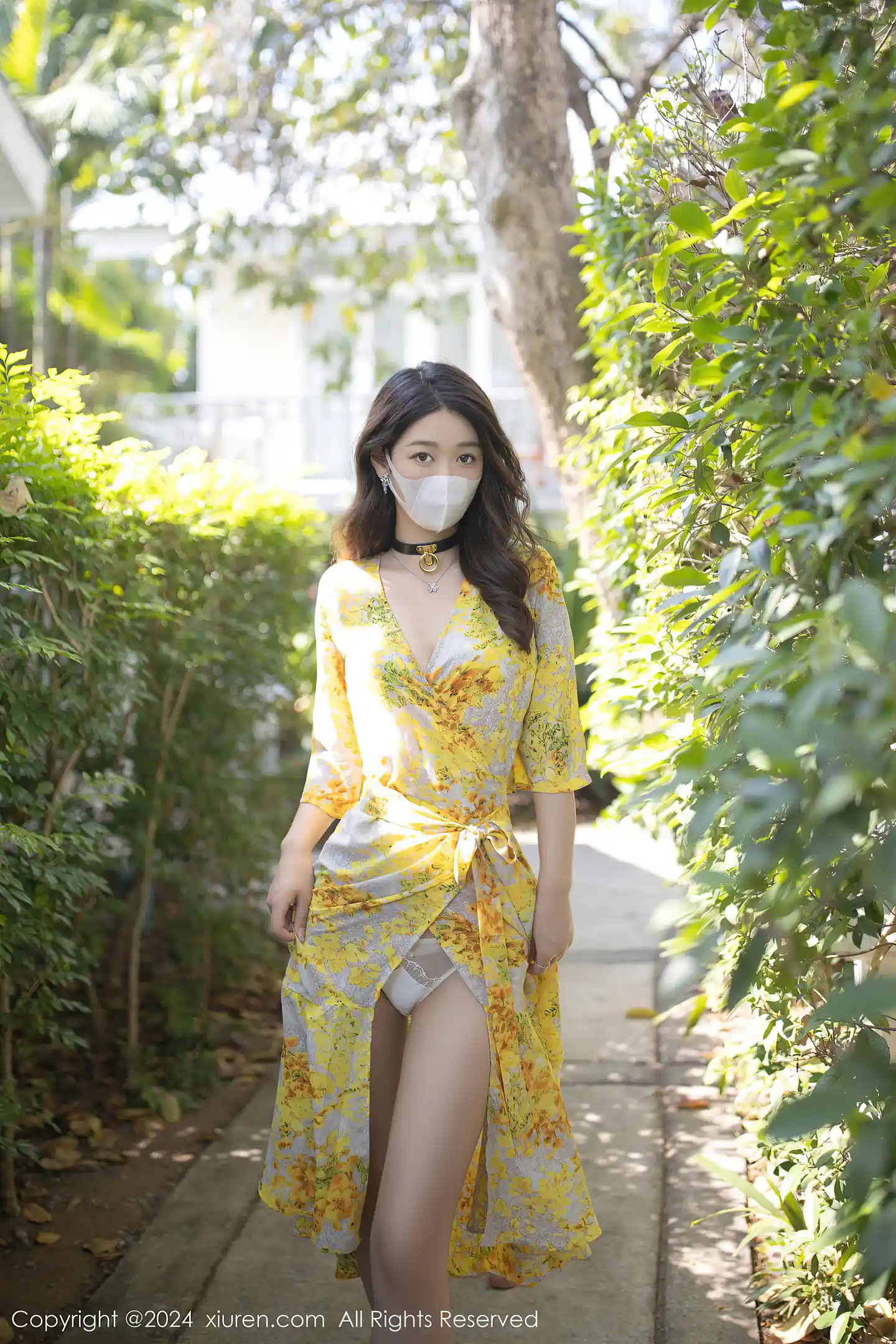 图片[2]-[XiuRen秀人网]VOL.8001 模特唐安琪性感黄色长裙露白色蕾丝内衣配原色丝袜迷人诱惑写真80P-秀人网官方网站